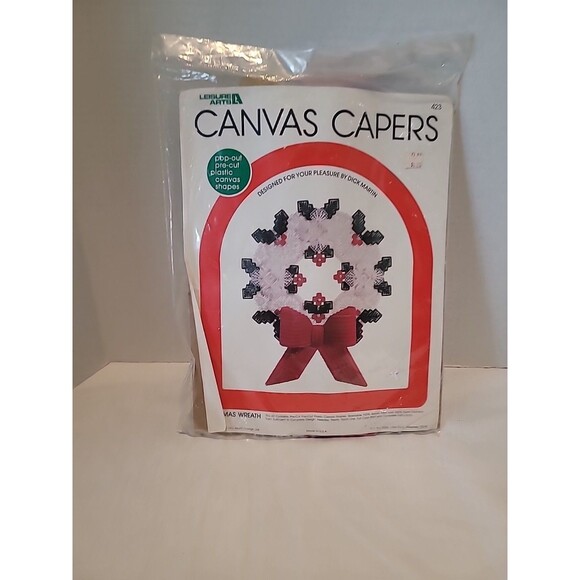 Leisure Arts Canvas Capers Christmas Wreath #423 New Vintage Kit - Picture 1 of 14